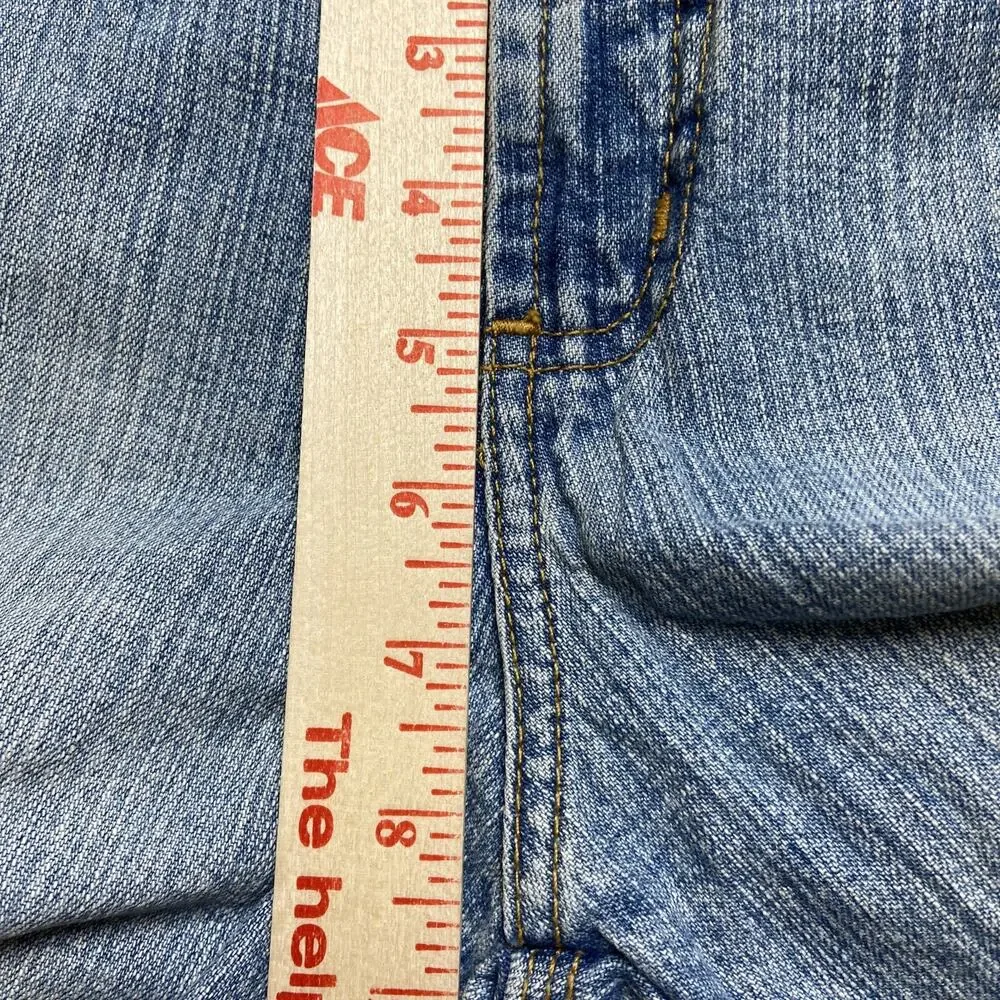 l.e.i. Faded Denim Shorts Women’s Size 1 Light Blue‎ Denim